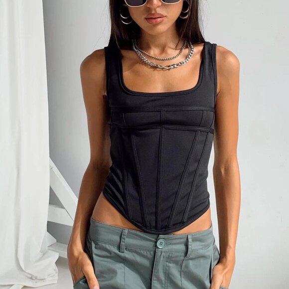 Princess Polly black wired structured corset🖤🍸✨ - Picture 3 of 8